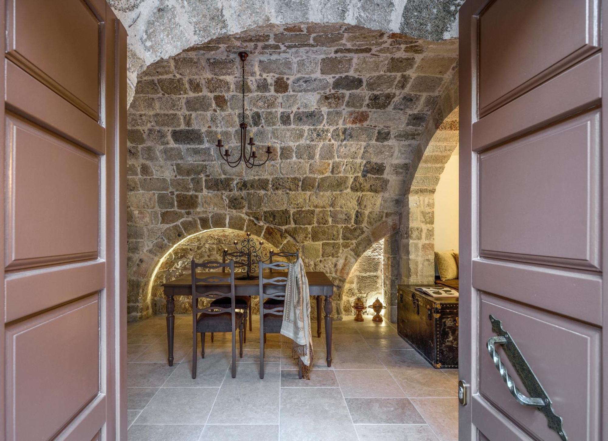 Spanish Knights Inn Rhodes City Extérieur photo