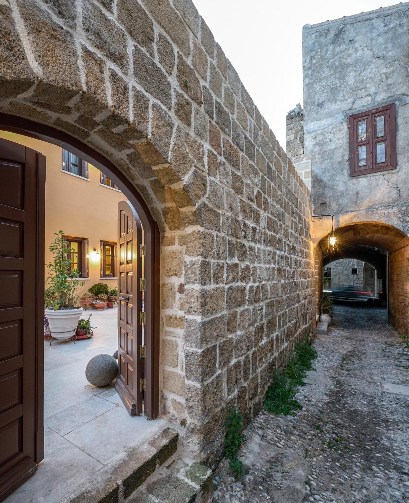 Spanish Knights Inn Rhodes City Extérieur photo